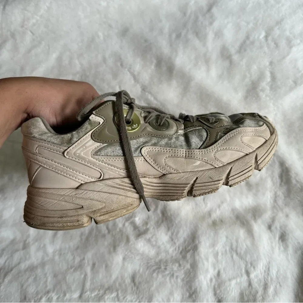 Adidas Astir Green Sneakers Women’s Size 9.5
